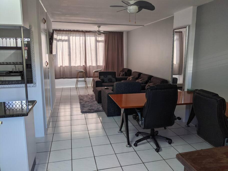 Capri24 - Modern Apartment Overlooking The Sea Amanzimtoti Bagian luar foto