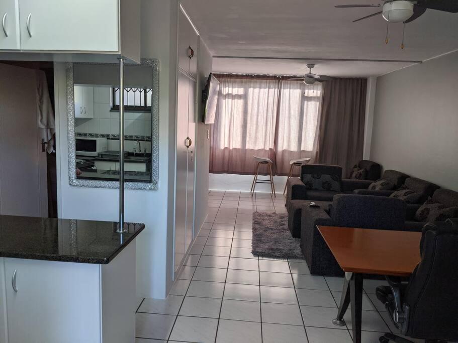 Capri24 - Modern Apartment Overlooking The Sea Amanzimtoti Bagian luar foto