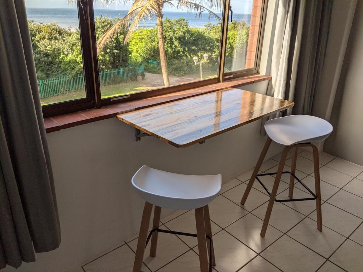 Capri24 - Modern Apartment Overlooking The Sea Amanzimtoti Bagian luar foto